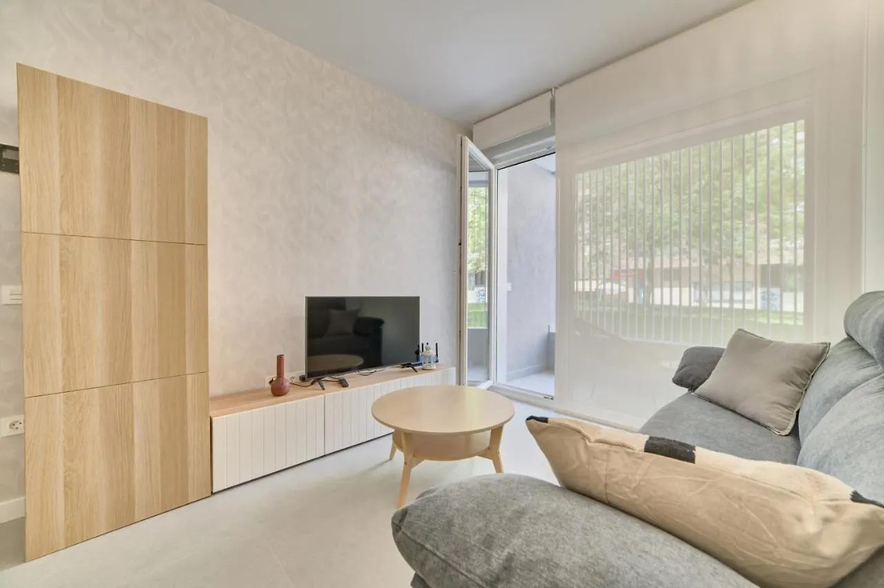 Apartamentos Pamplona Confort By Clabao Apartman